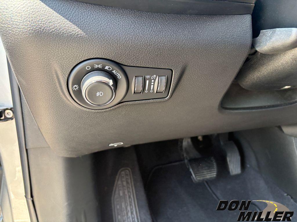 new 2025 Jeep Compass car, priced at $28,555