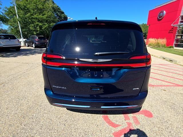 new 2024 Chrysler Pacifica car, priced at $43,587