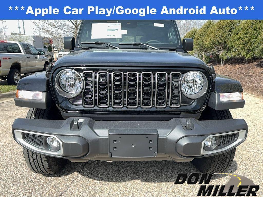 new 2024 Jeep Gladiator car, priced at $45,034