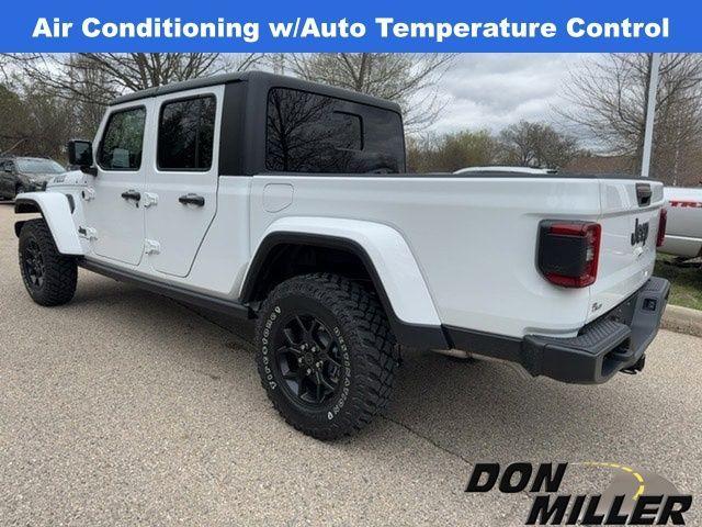 new 2024 Jeep Gladiator car, priced at $45,241