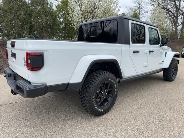 new 2024 Jeep Gladiator car, priced at $47,454