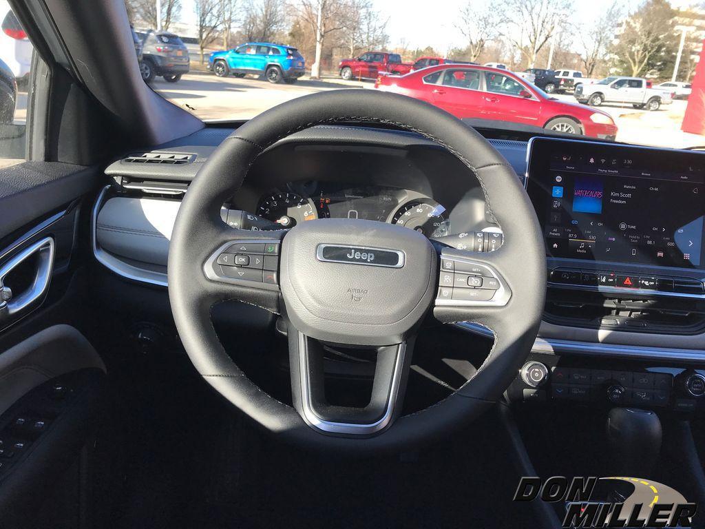 new 2025 Jeep Compass car, priced at $31,162