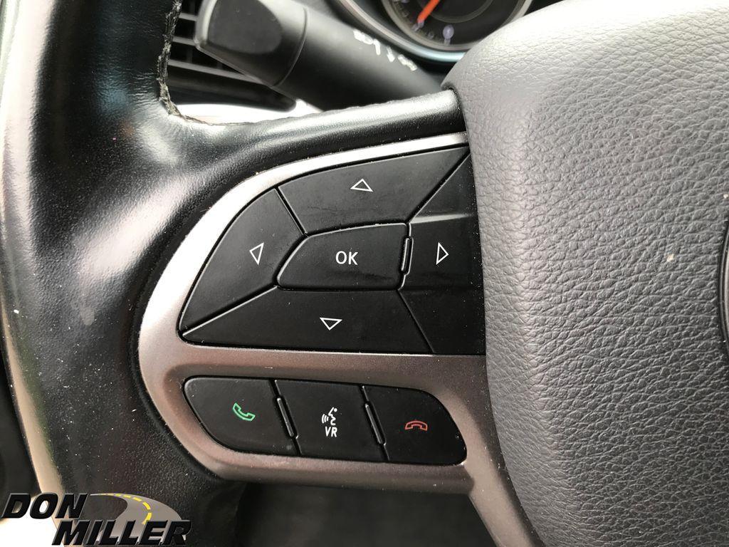 used 2020 Jeep Cherokee car, priced at $17,231