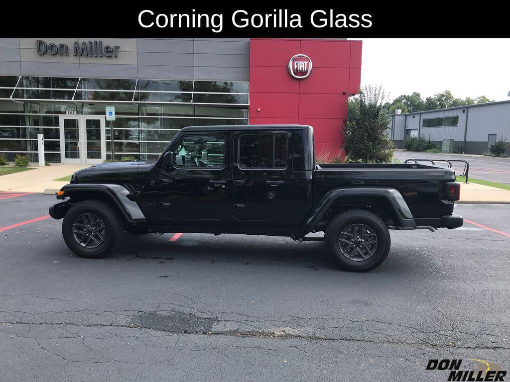 new 2025 Jeep Gladiator car, priced at $43,049