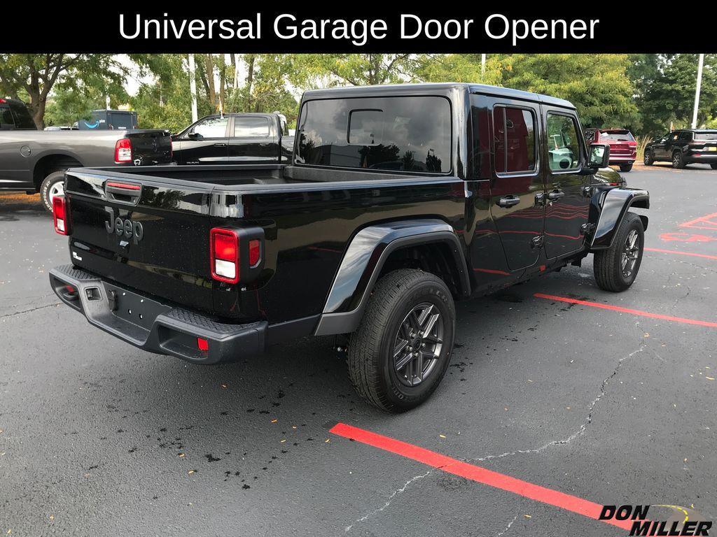 new 2025 Jeep Gladiator car, priced at $43,049