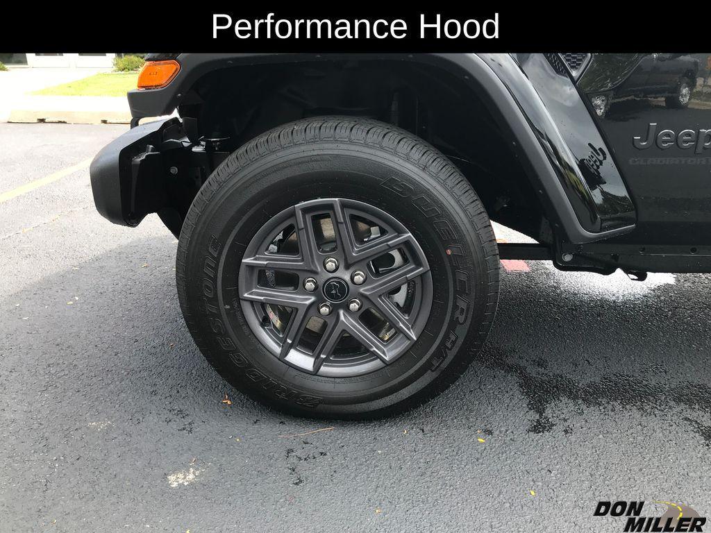 new 2025 Jeep Gladiator car, priced at $43,049