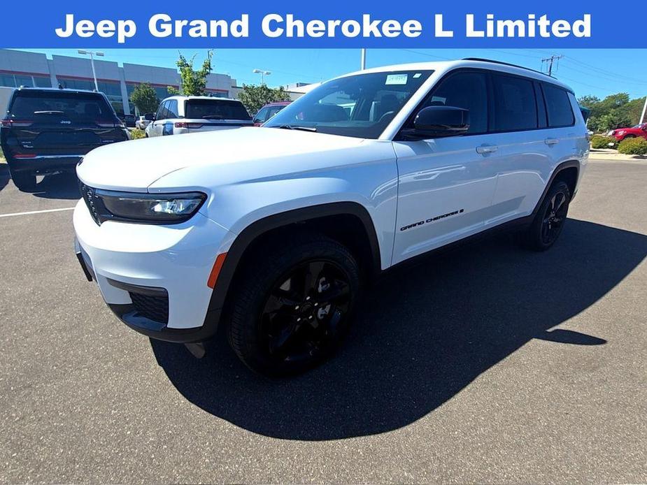 new 2024 Jeep Grand Cherokee L car, priced at $45,364