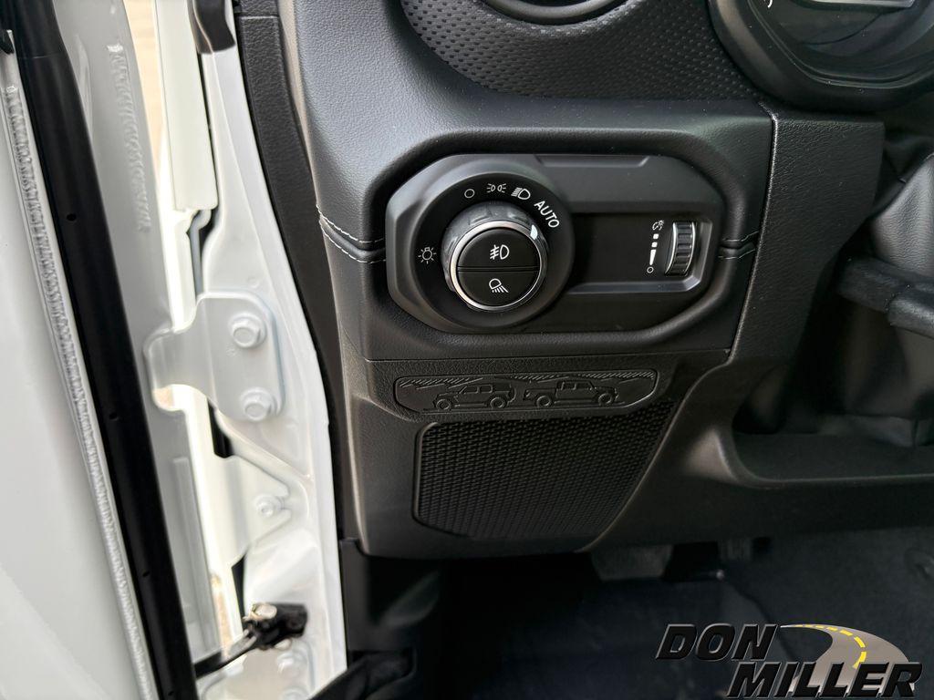 new 2026 Jeep Gladiator car, priced at $59,540