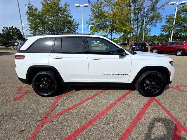 new 2024 Jeep Grand Cherokee car, priced at $39,514