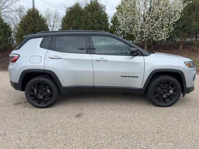 new 2024 Jeep Compass car, priced at $35,331