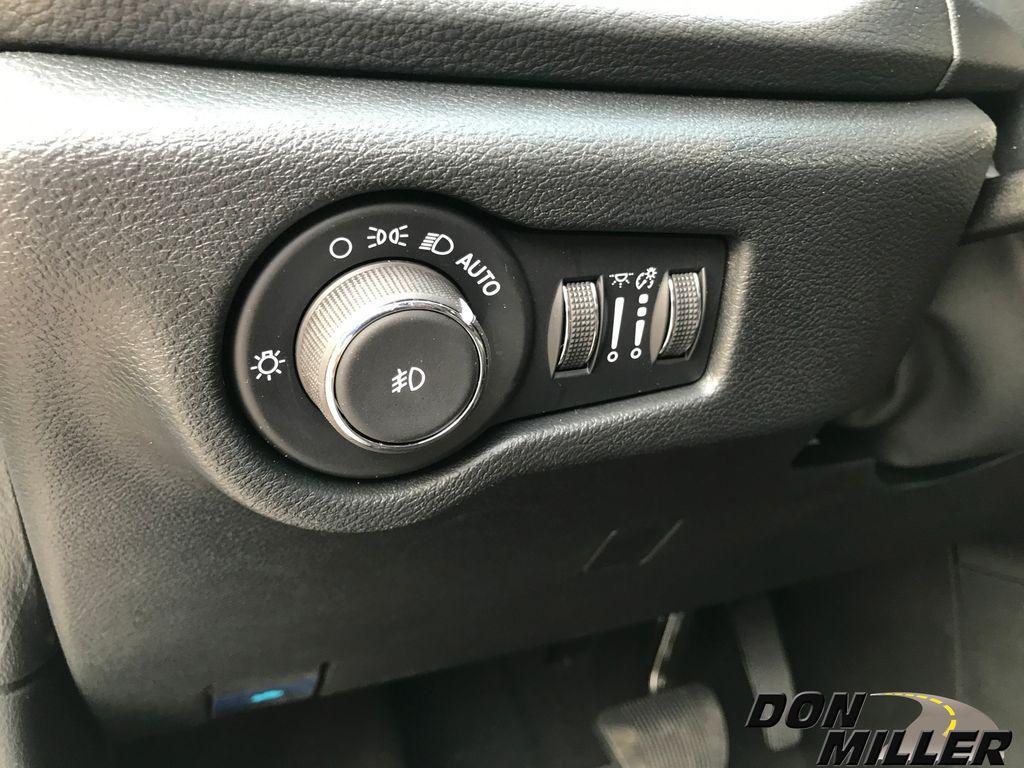 new 2025 Chrysler Pacifica Hybrid car, priced at $53,473