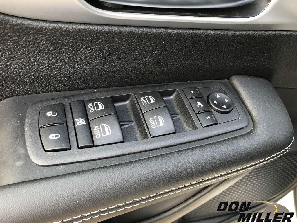 new 2025 Chrysler Pacifica Hybrid car, priced at $53,473