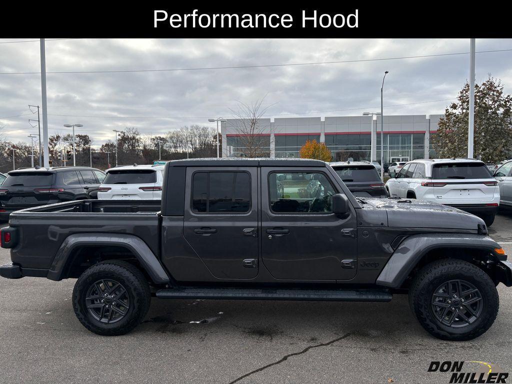 new 2026 Jeep Gladiator car, priced at $48,617