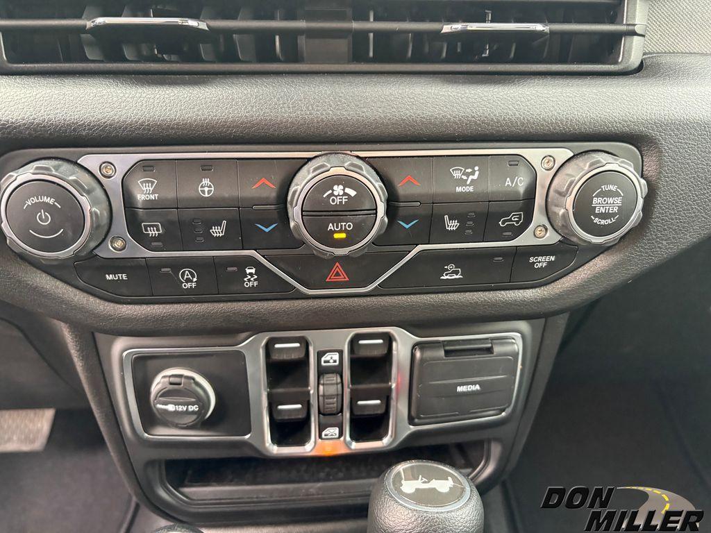 new 2025 Jeep Wrangler car, priced at $41,275