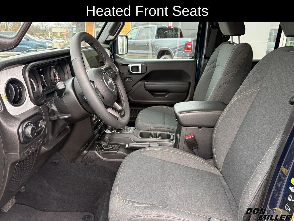 new 2025 Jeep Wrangler car, priced at $41,275
