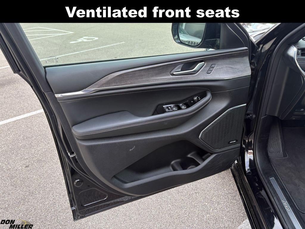 used 2025 Jeep Grand Cherokee L car, priced at $53,482