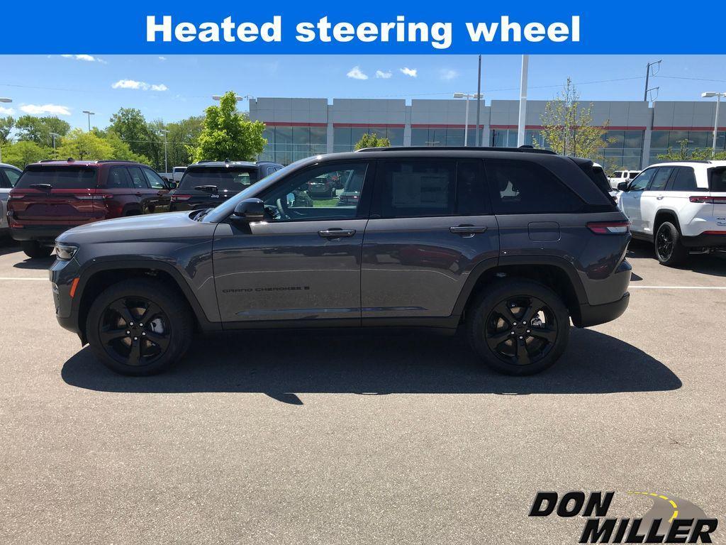 new 2025 Jeep Grand Cherokee car, priced at $47,536