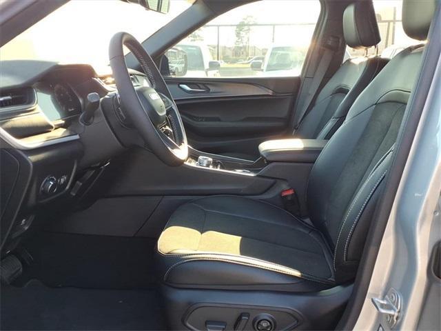 new 2025 Jeep Grand Cherokee L car, priced at $41,357