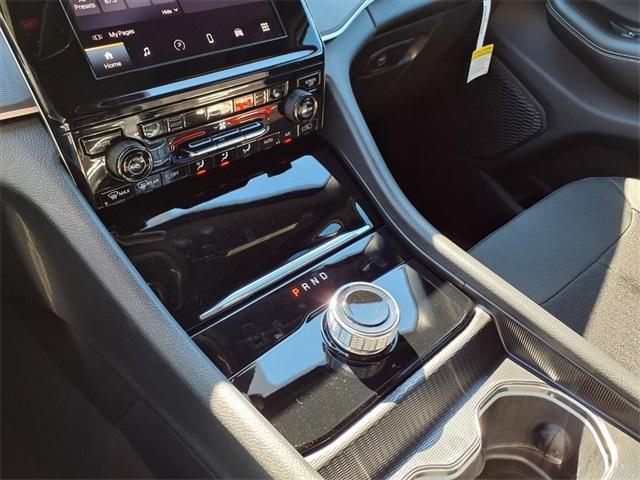 new 2025 Jeep Grand Cherokee car, priced at $37,953