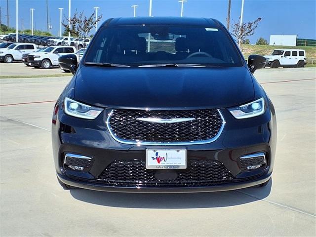 new 2026 Chrysler Pacifica car