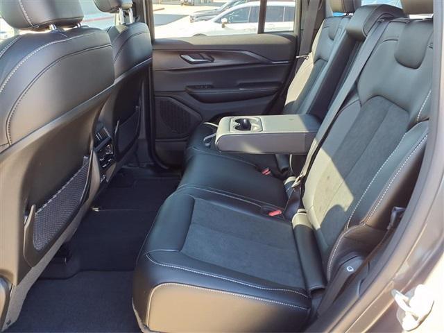 new 2025 Jeep Grand Cherokee car, priced at $42,183