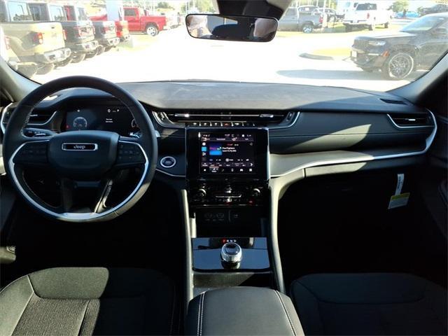 new 2025 Jeep Grand Cherokee car, priced at $33,575