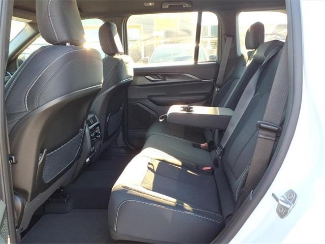 new 2025 Jeep Grand Cherokee car, priced at $33,575