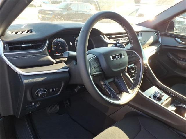 new 2025 Jeep Grand Cherokee car, priced at $33,575