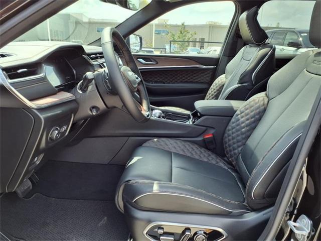 new 2025 Jeep Grand Cherokee car, priced at $58,475
