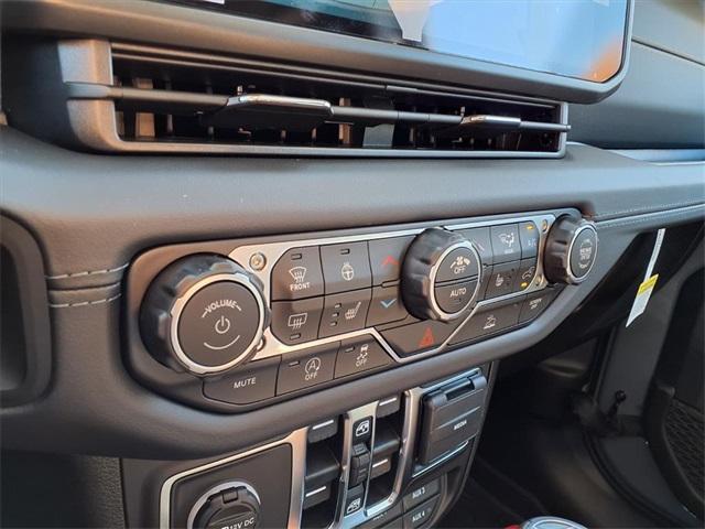 new 2025 Jeep Gladiator car, priced at $44,400
