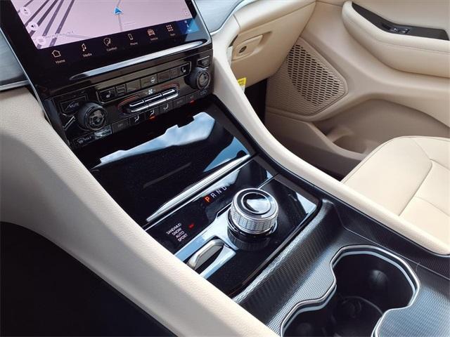 new 2025 Jeep Grand Cherokee car, priced at $43,270