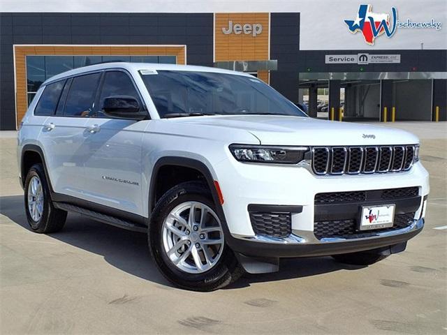 new 2025 Jeep Grand Cherokee L car, priced at $40,000