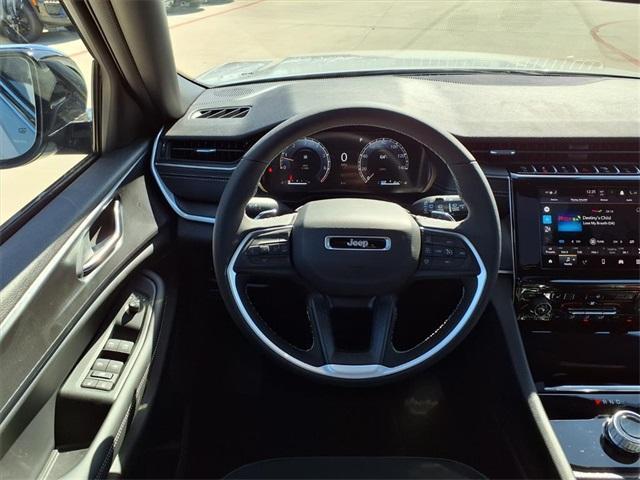 new 2025 Jeep Grand Cherokee car, priced at $42,183