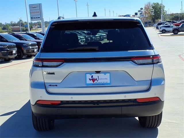 new 2025 Jeep Grand Cherokee car, priced at $42,183