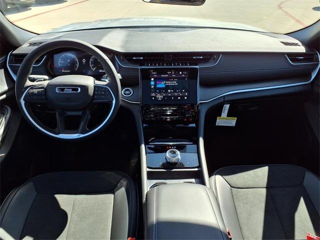 new 2025 Jeep Grand Cherokee car, priced at $42,183