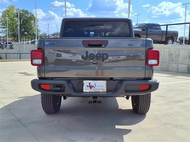 new 2025 Jeep Gladiator car, priced at $43,061