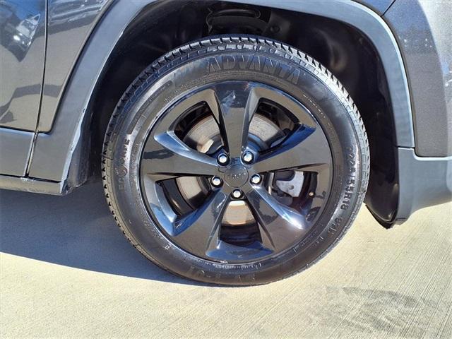 used 2017 Jeep Cherokee car, priced at $10,974