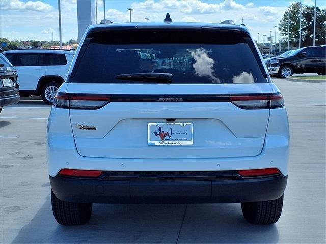 new 2025 Jeep Grand Cherokee car, priced at $37,185