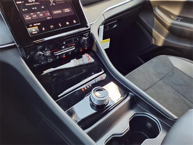 new 2025 Jeep Grand Cherokee car, priced at $37,185