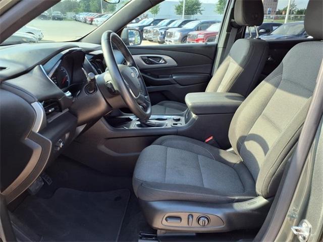 used 2023 Chevrolet Traverse car, priced at $25,628