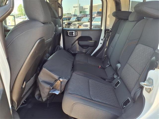 new 2025 Jeep Gladiator car, priced at $44,525