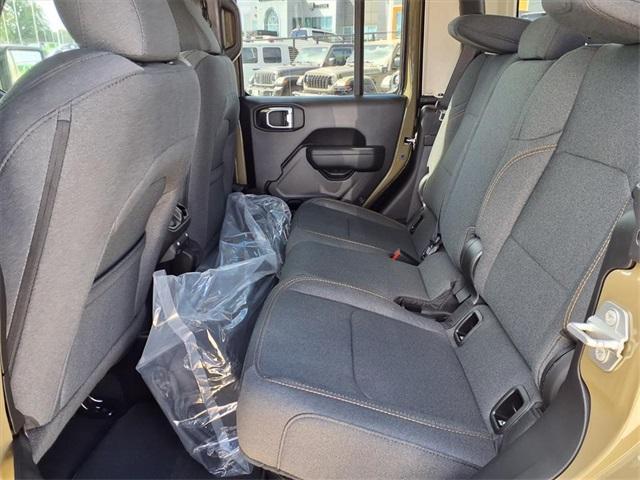 new 2025 Jeep Gladiator car, priced at $40,662