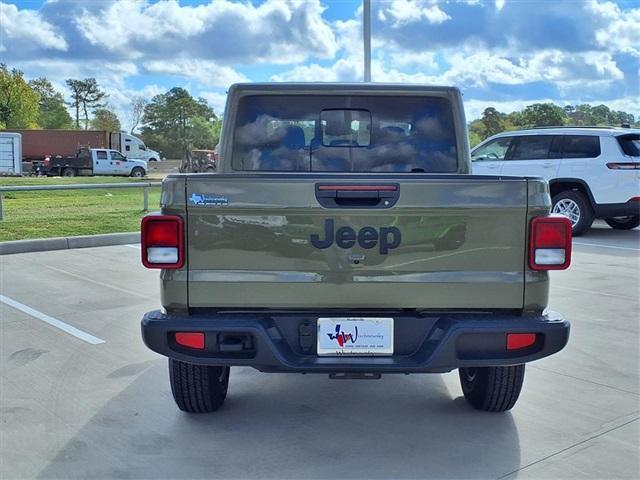 new 2025 Jeep Gladiator car, priced at $40,662