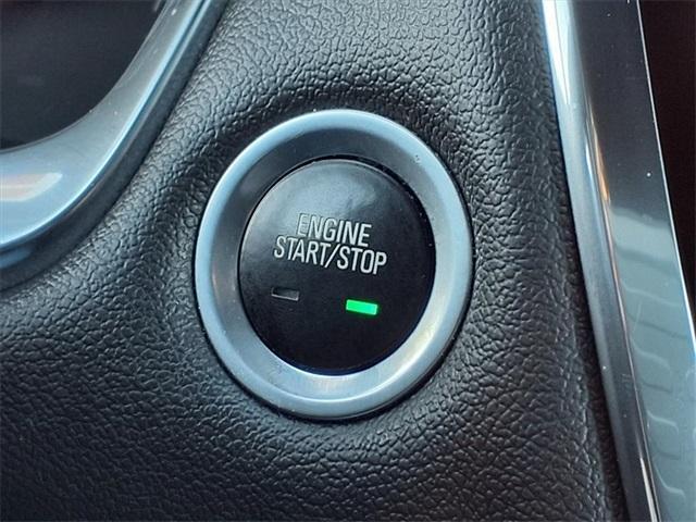 used 2023 Chevrolet Traverse car, priced at $25,072