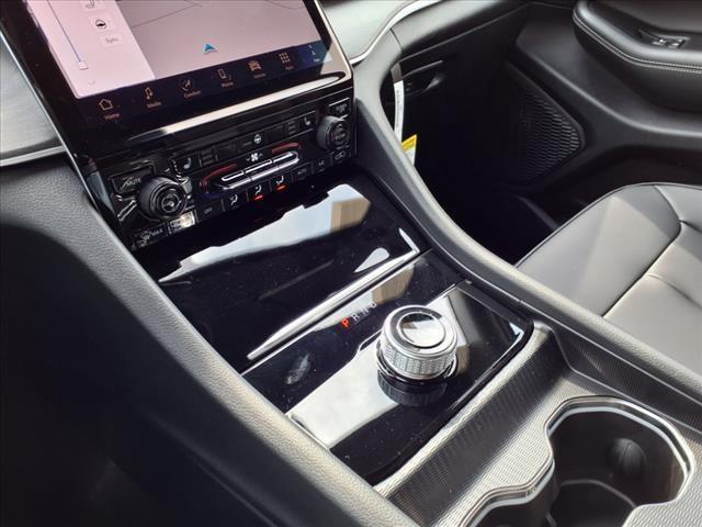 new 2025 Jeep Grand Cherokee car, priced at $40,360