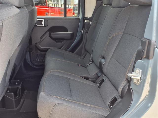 new 2025 Jeep Gladiator car, priced at $44,982