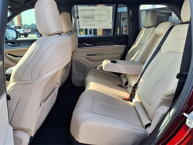 new 2025 Jeep Grand Cherokee car, priced at $41,948