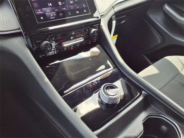 new 2025 Jeep Grand Cherokee car, priced at $35,125