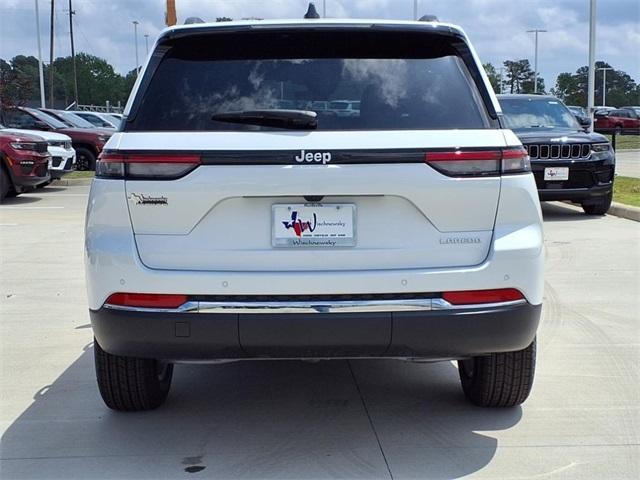 new 2025 Jeep Grand Cherokee car, priced at $35,125