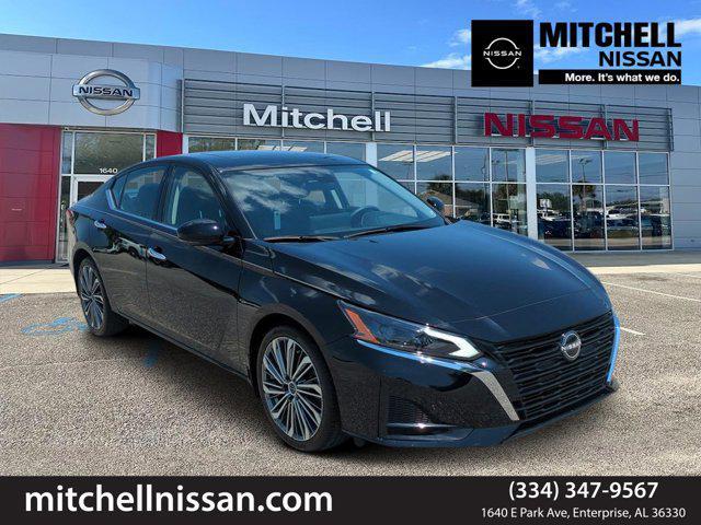 used 2023 Nissan Altima car, priced at $25,985